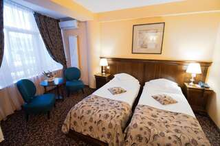 Отель Hotel Dorna Ватра-Дорней Улучшенный двухместный номер с 1 кроватью или 2 отдельными кроватями-7