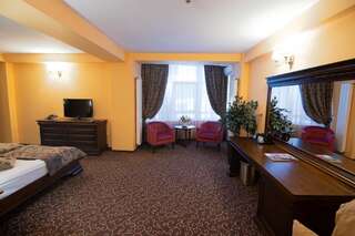 Отель Hotel Dorna Ватра-Дорней Улучшенный двухместный номер с 1 кроватью или 2 отдельными кроватями-8