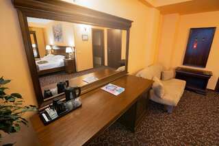 Отель Hotel Dorna Ватра-Дорней Улучшенный двухместный номер с 1 кроватью или 2 отдельными кроватями-16